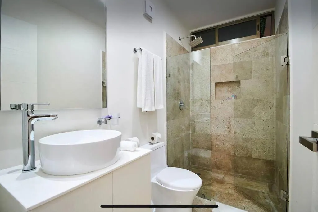 Sherlock - Swim Up Suite & Gym & Beach Club Access Tulum